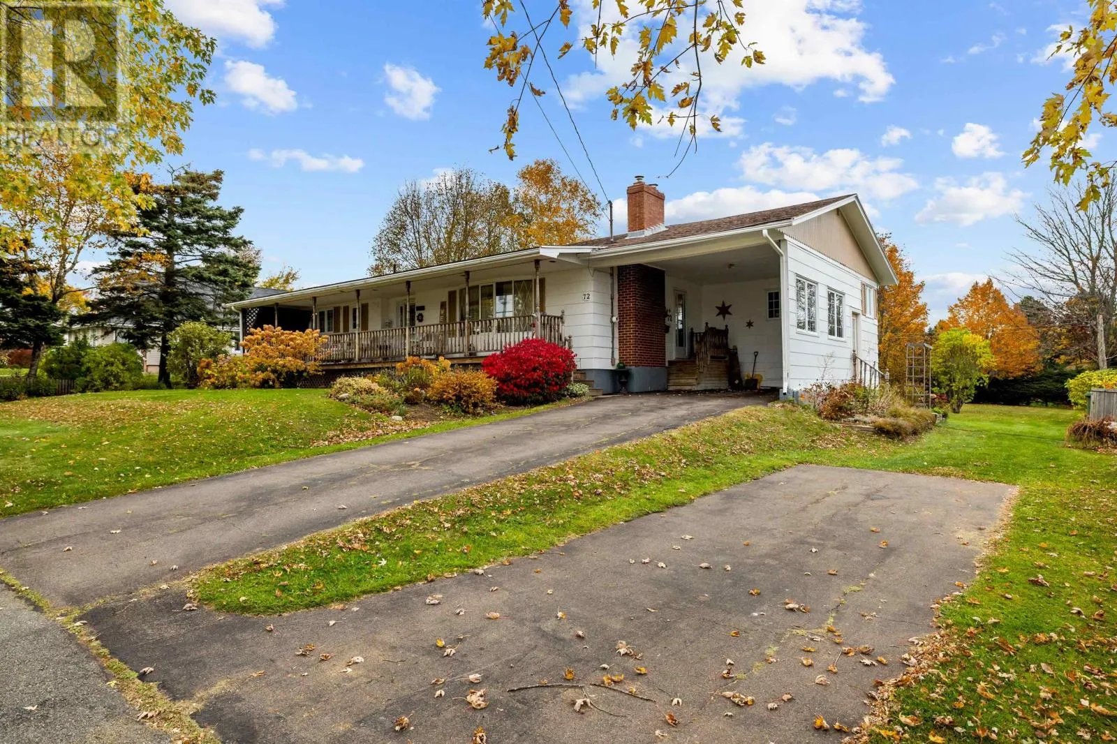 72 MacRae Drive