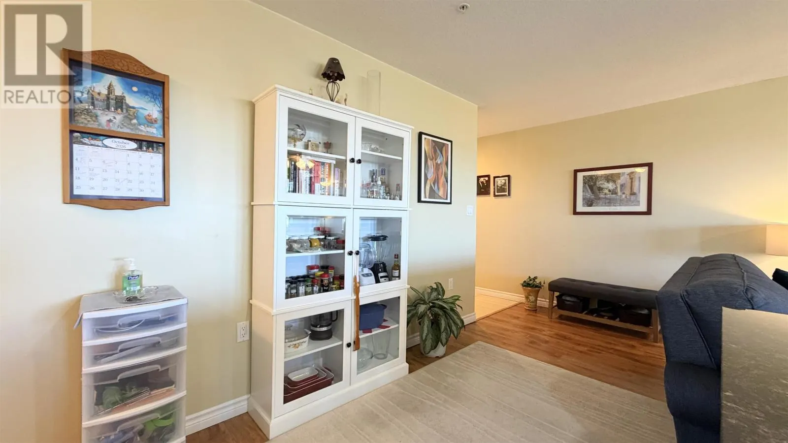 302 516 MacEwen Road