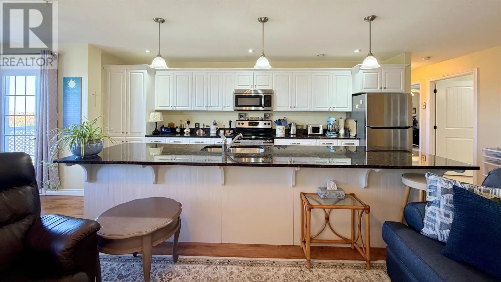 302 516 MacEwen Road