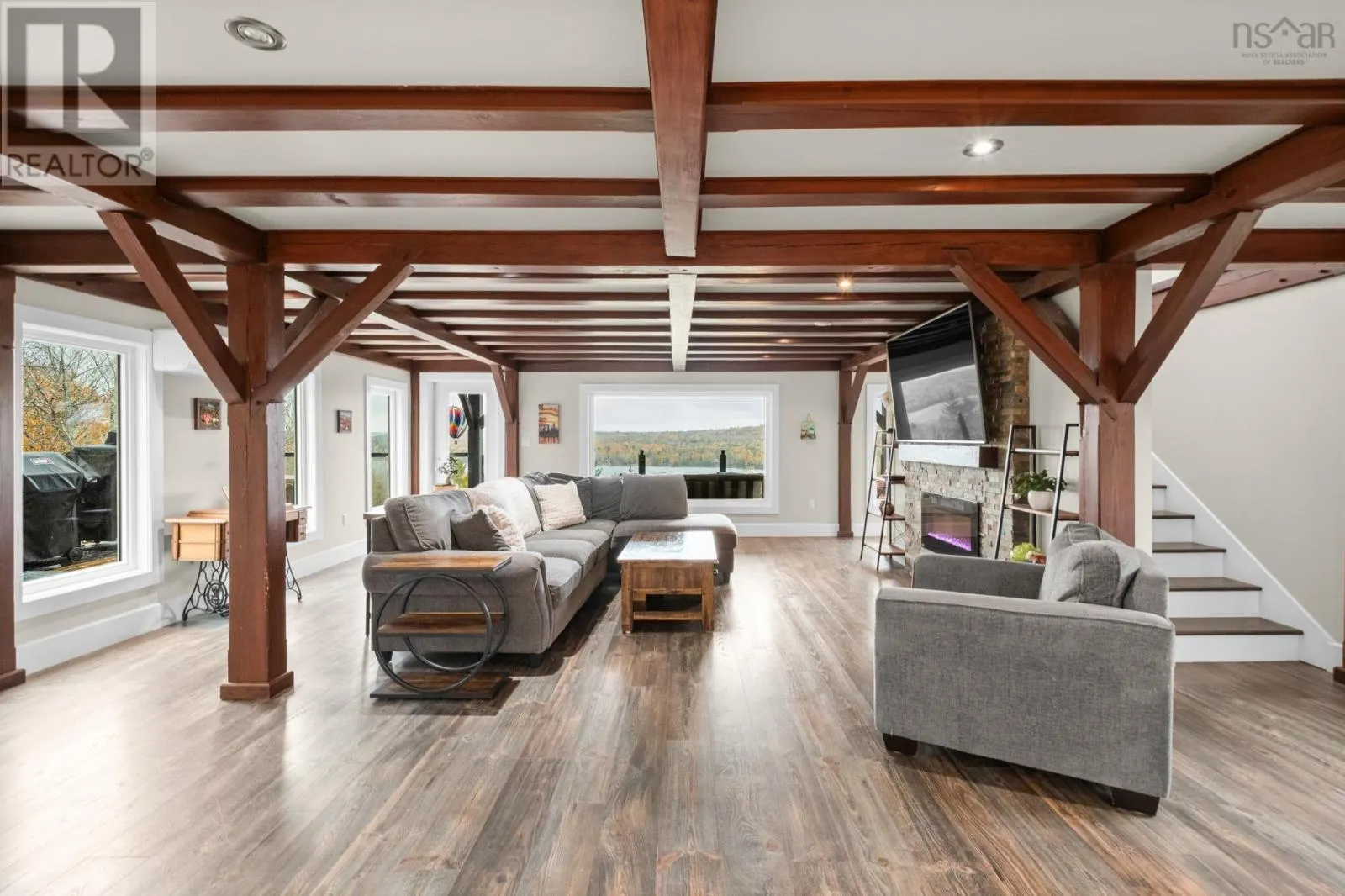 584 Summit Ridge Road