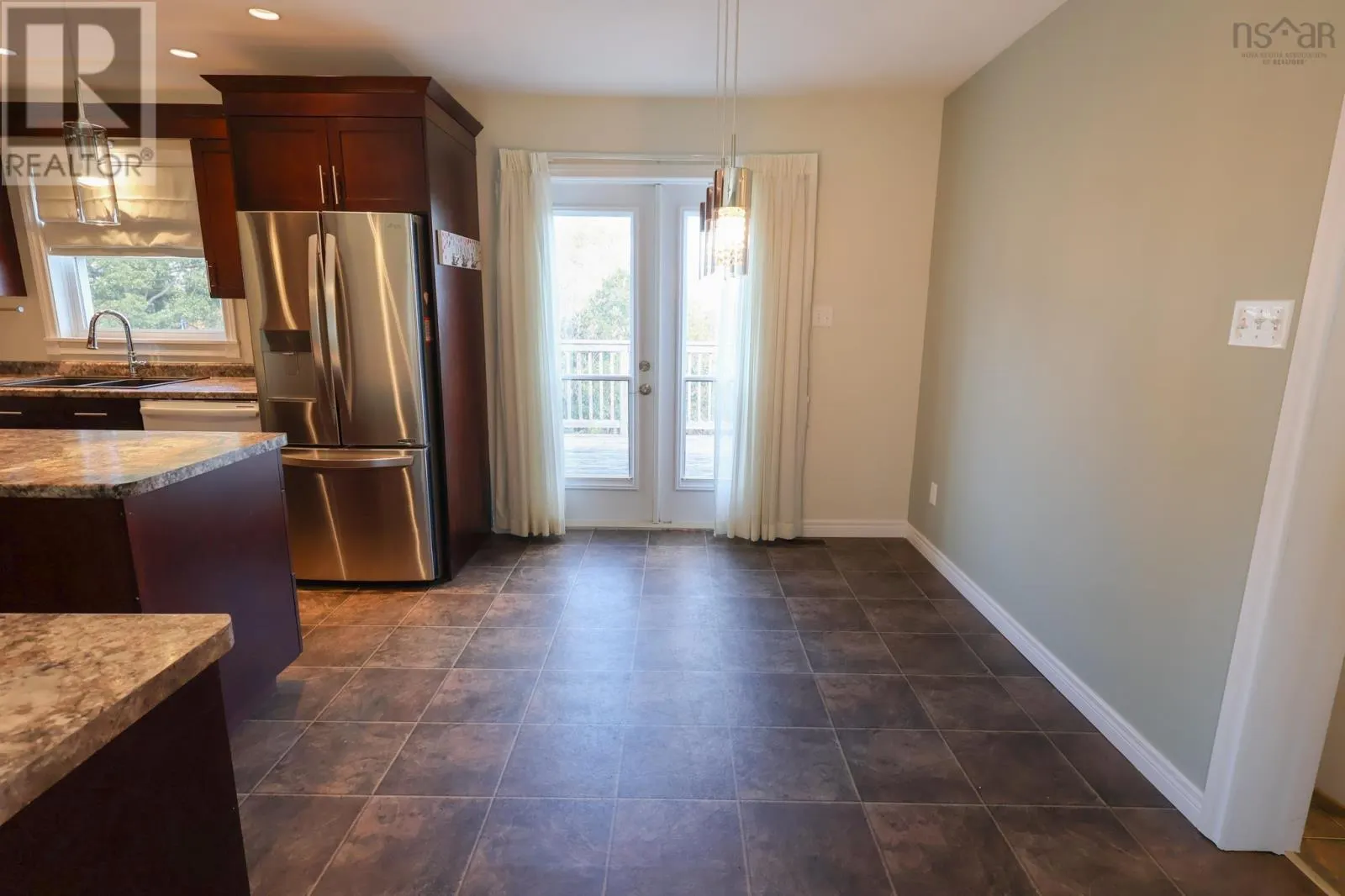 69 Dawson Heights