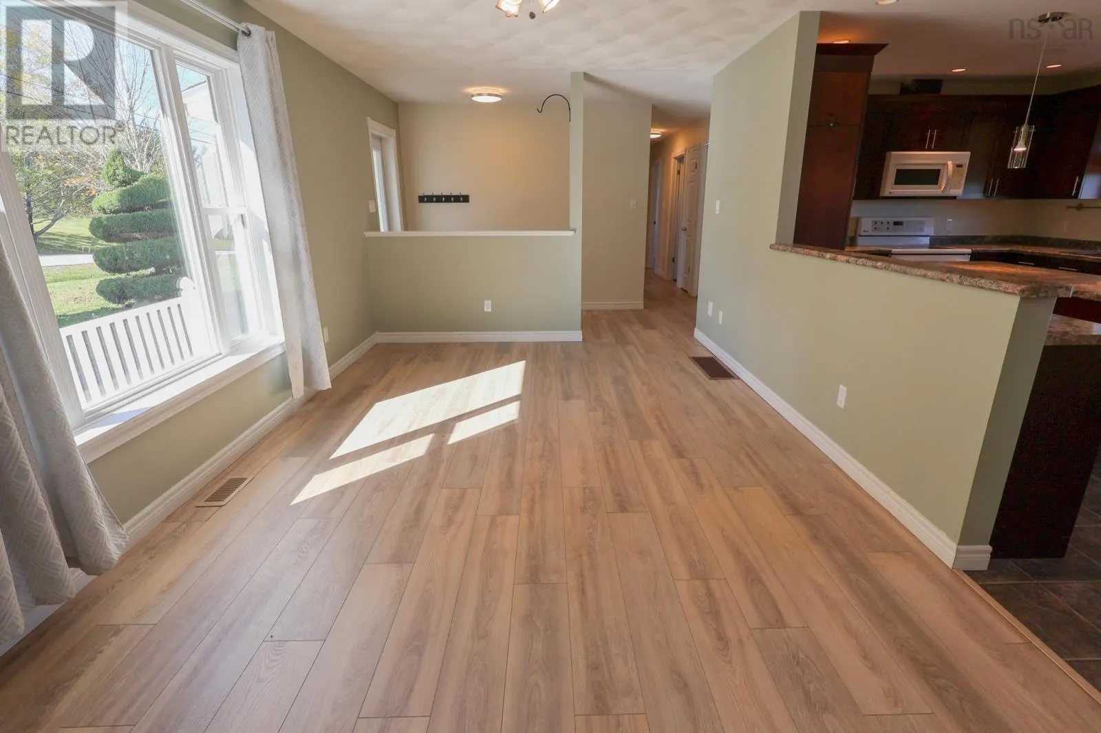 69 Dawson Heights