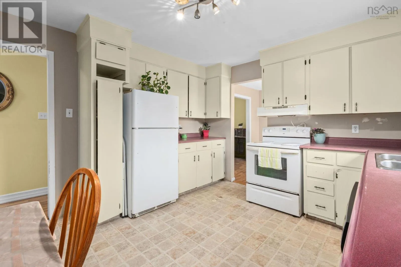 559 Cow Bay Rd