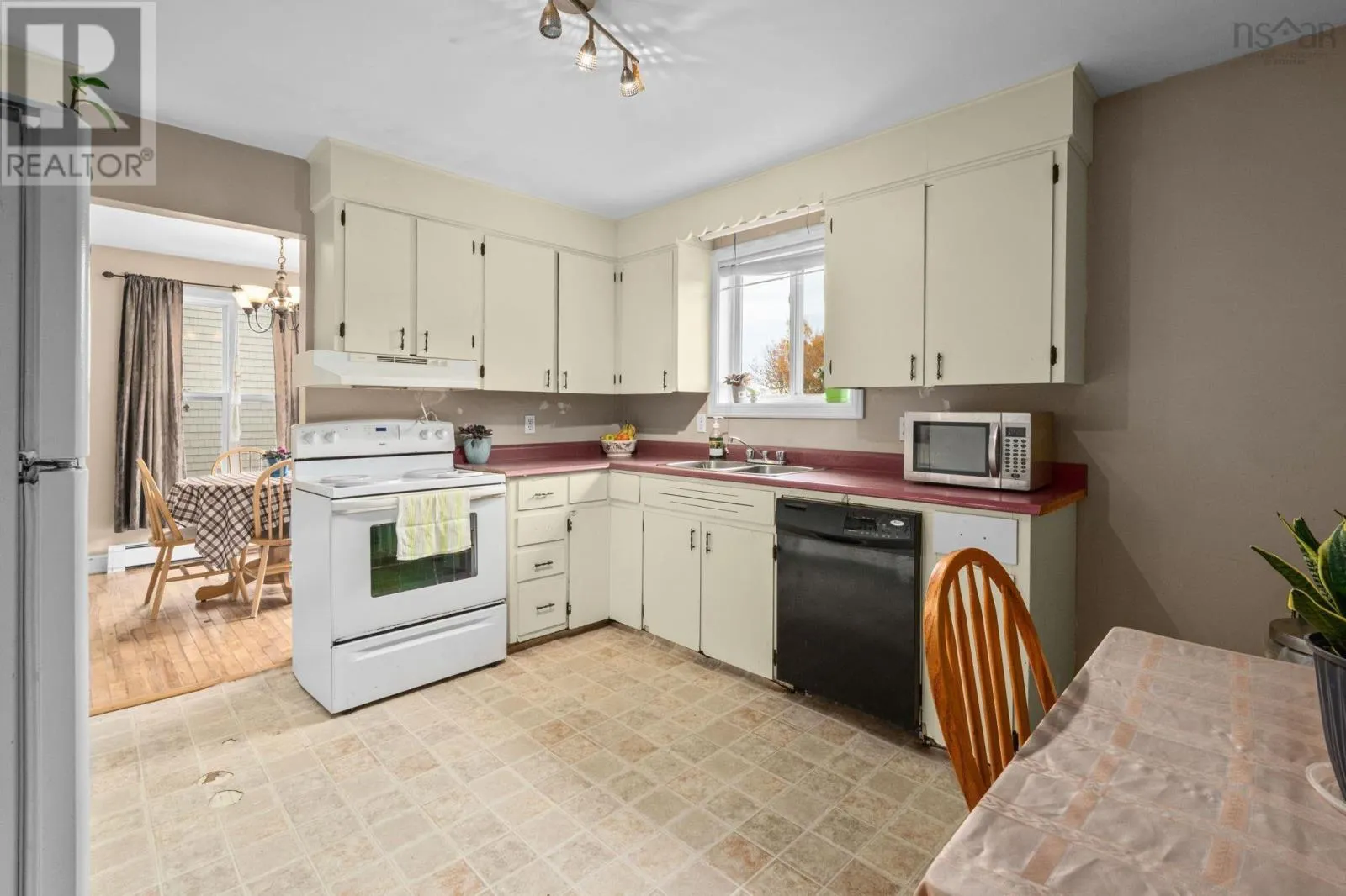 559 Cow Bay Rd