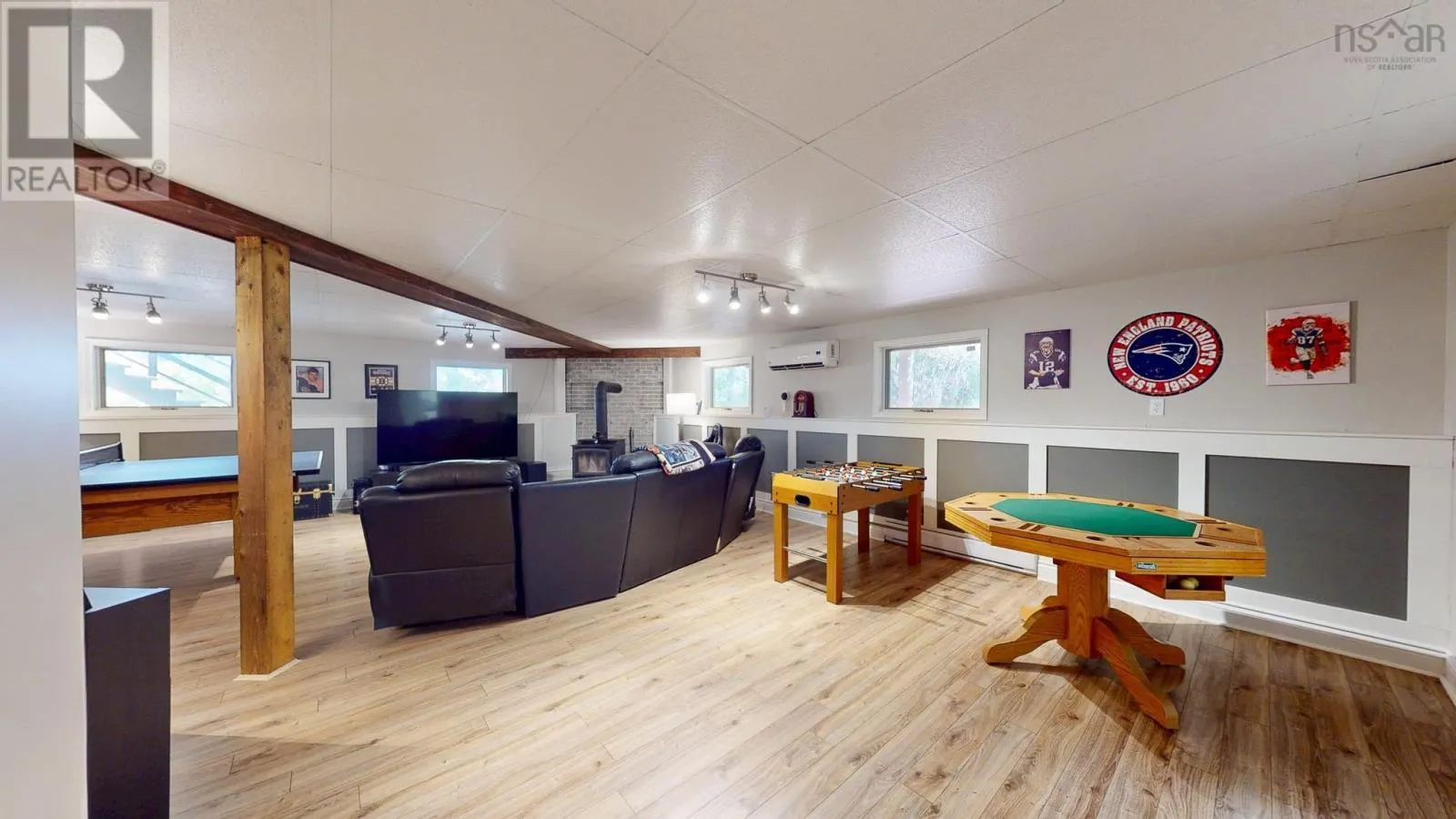 1198 Victoria Road
