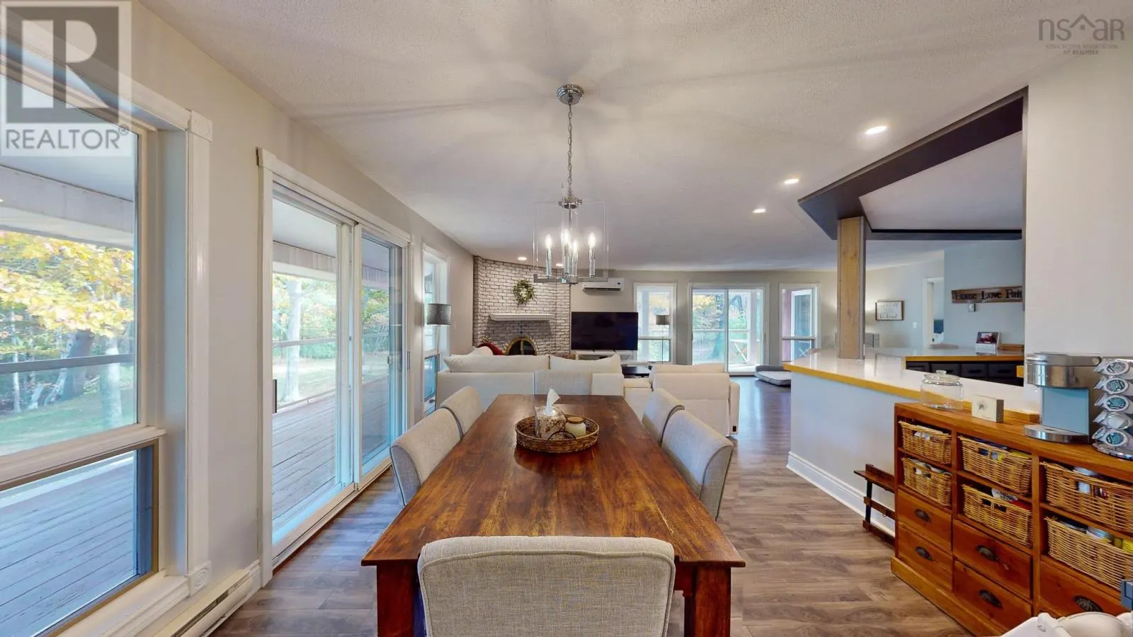 1198 Victoria Road