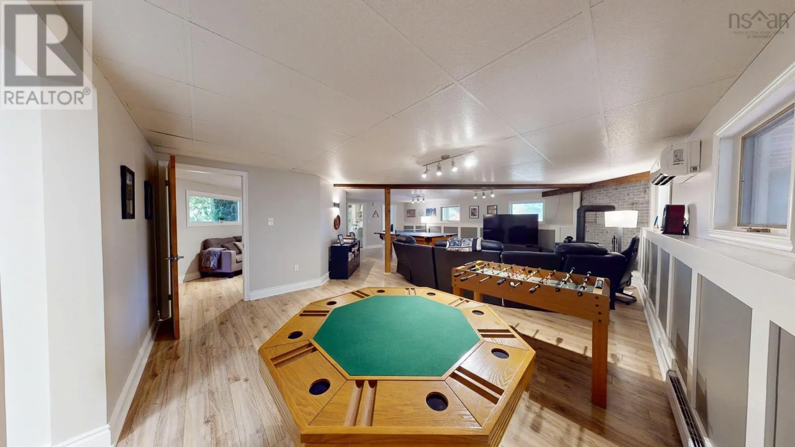 1198 Victoria Road