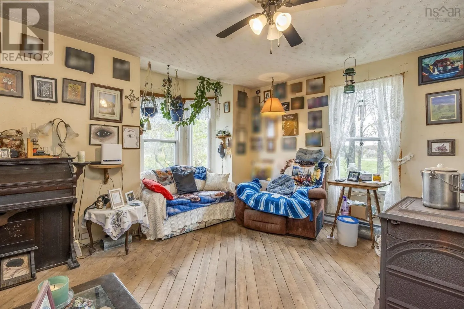 1579 Highway 10