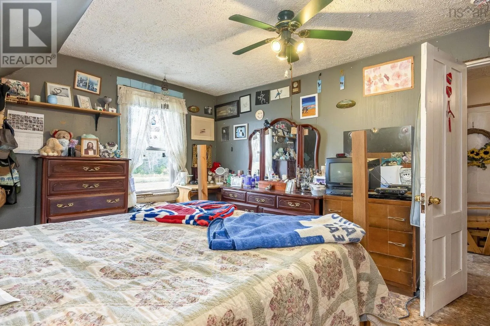 1579 Highway 10