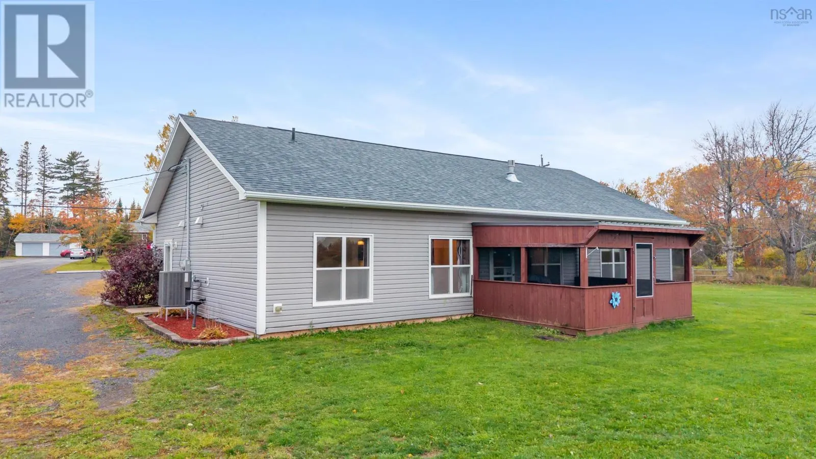 6874 Highway 354