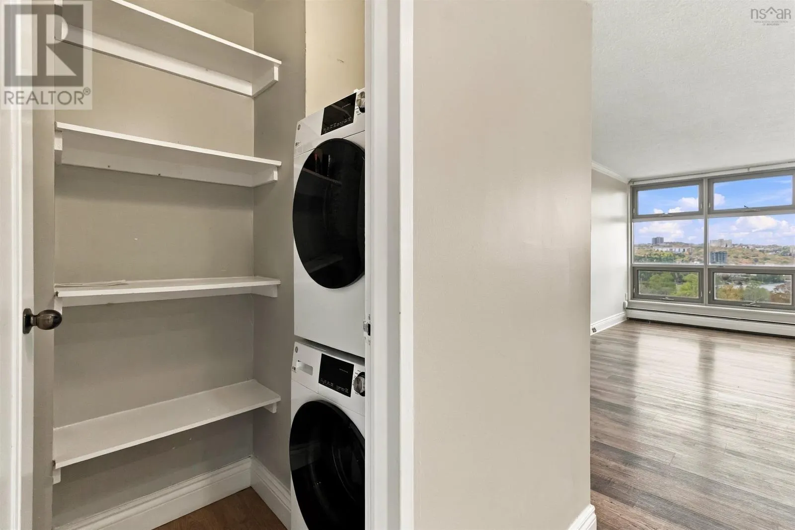 806 6369 Coburg Road