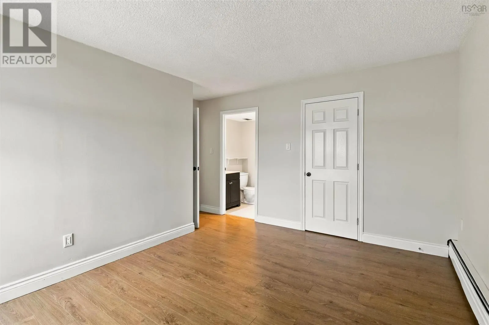 806 6369 Coburg Road