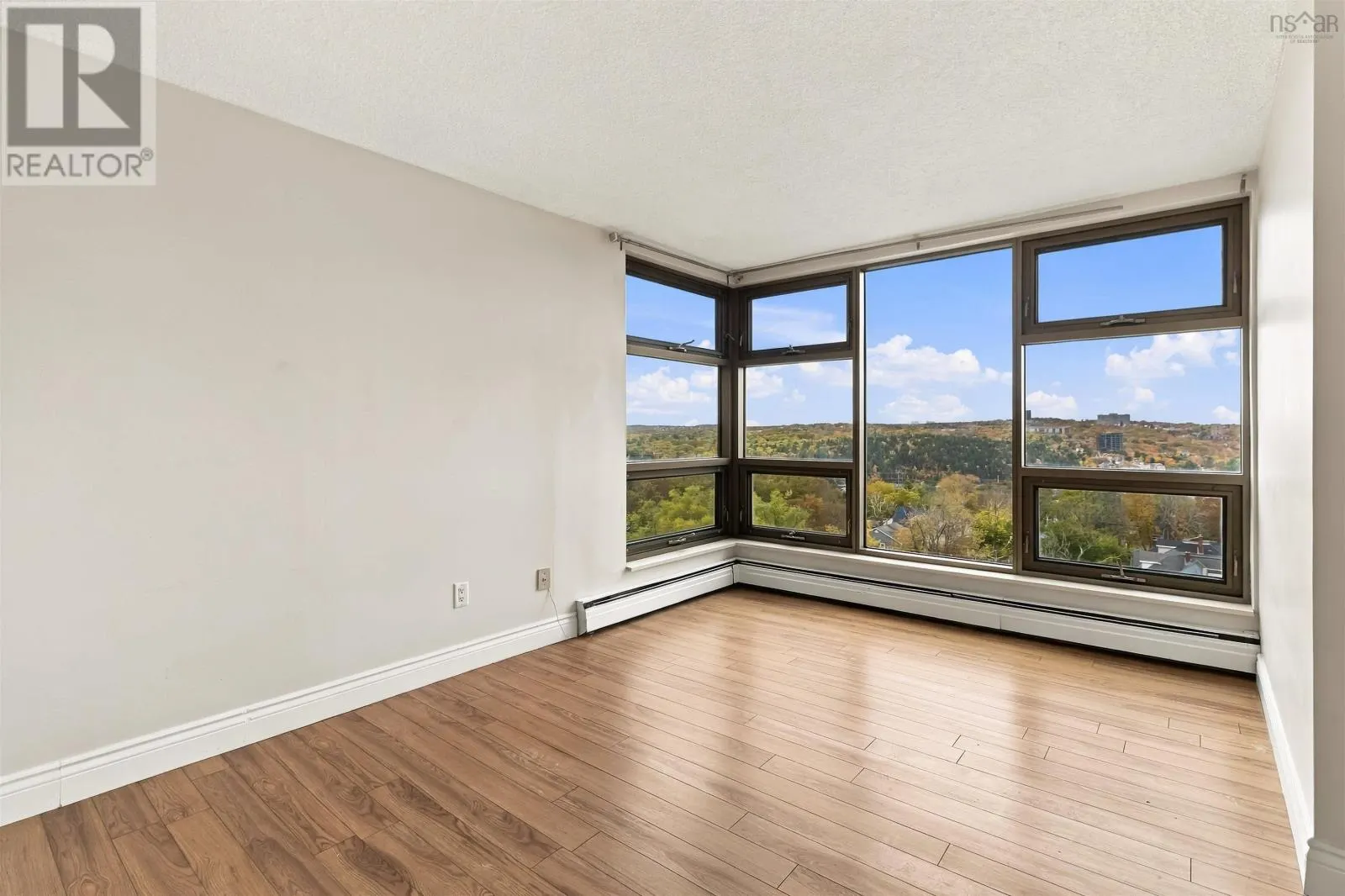 806 6369 Coburg Road