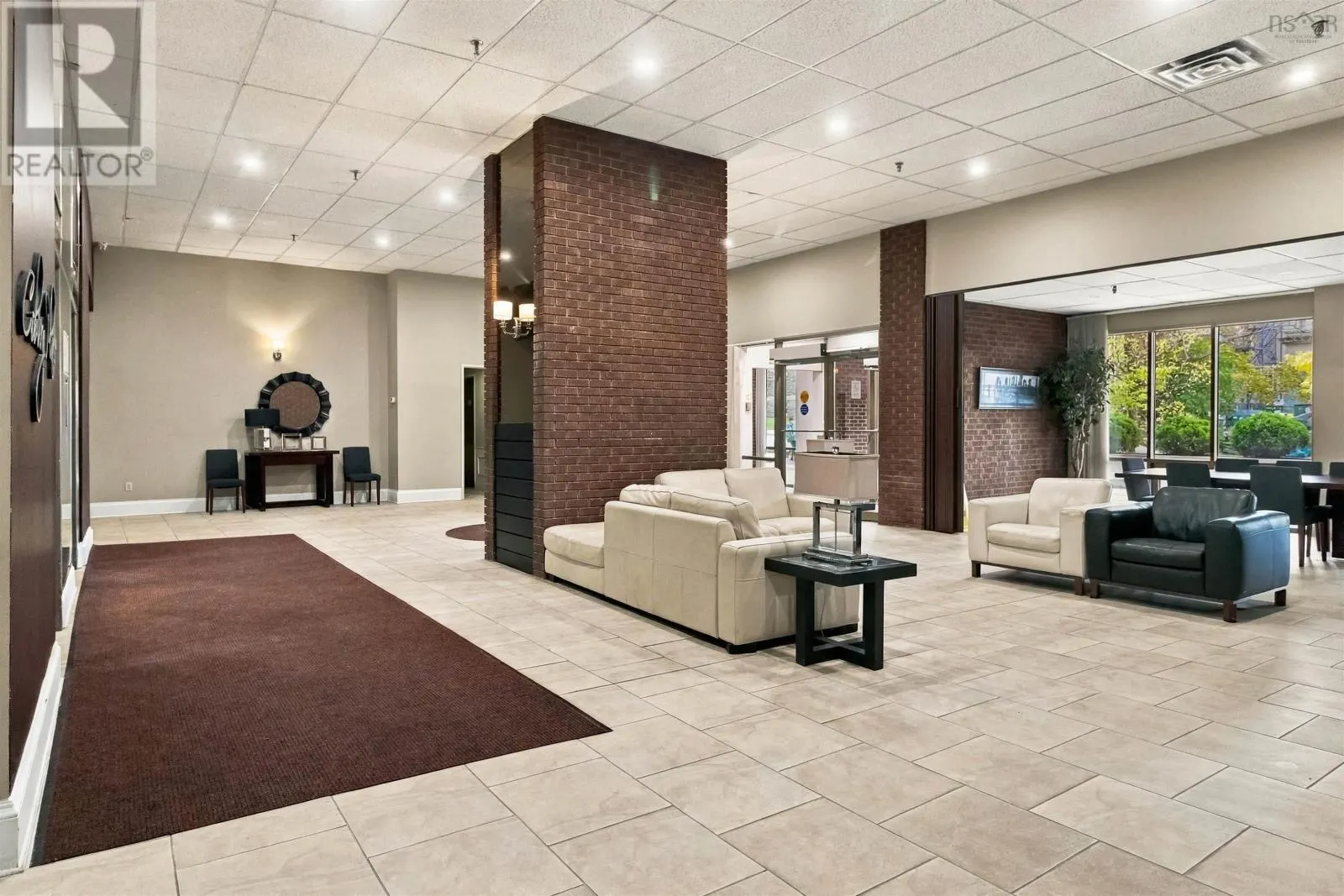 806 6369 Coburg Road