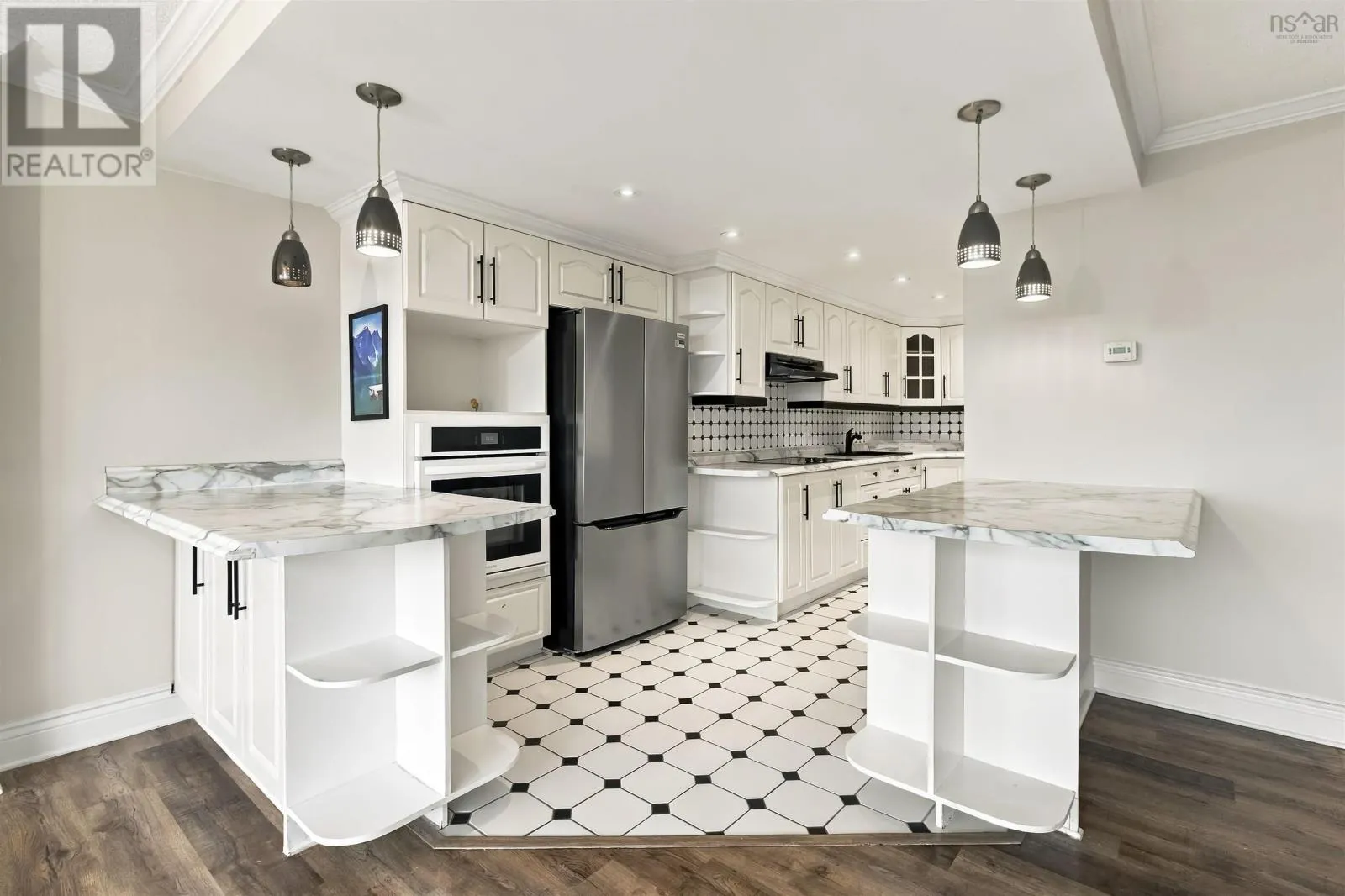806 6369 Coburg Road