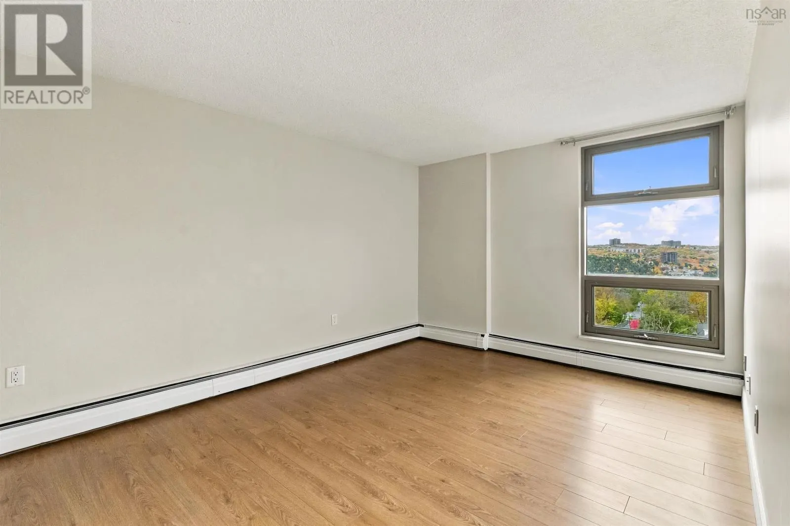 806 6369 Coburg Road