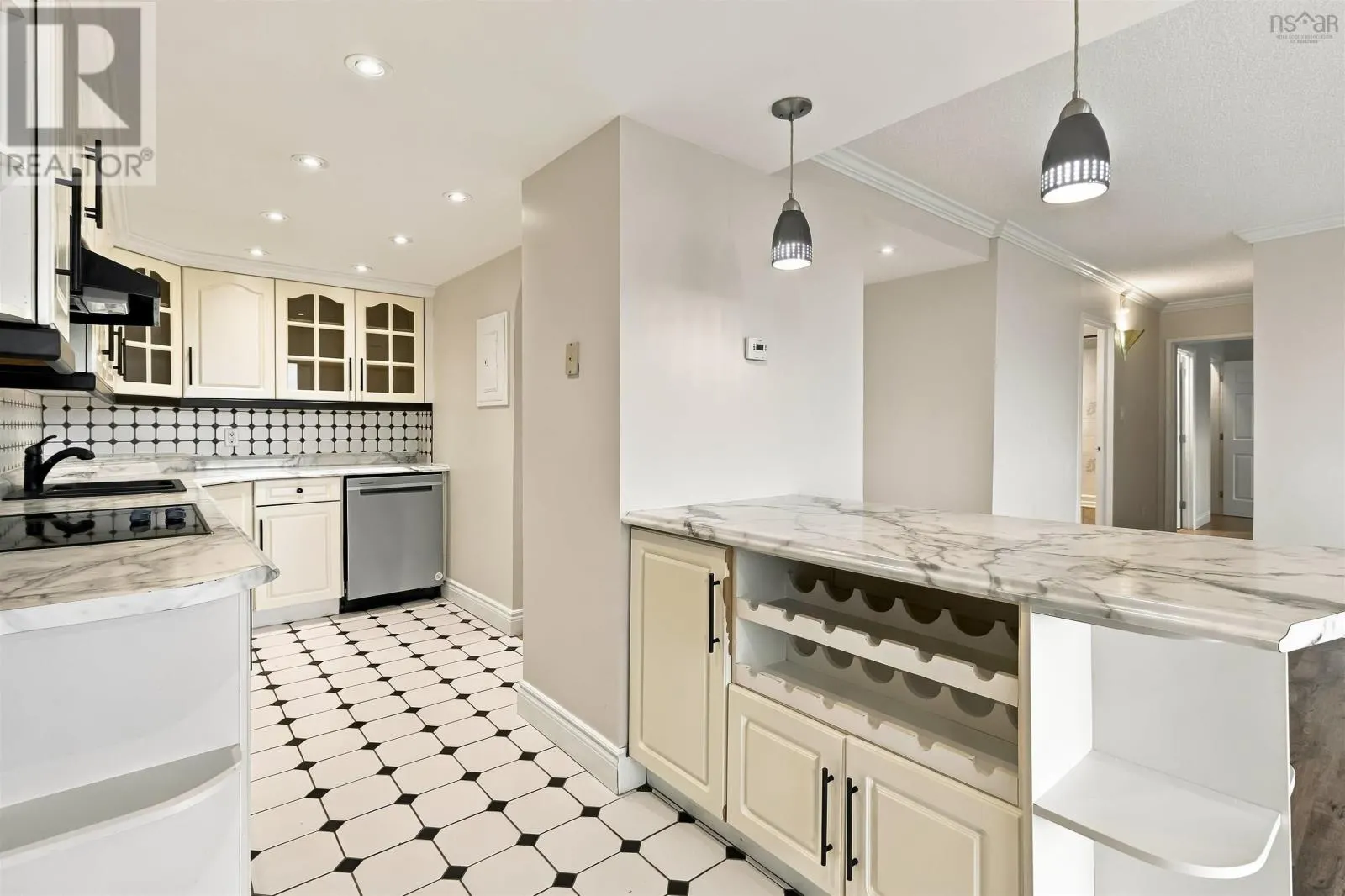 806 6369 Coburg Road
