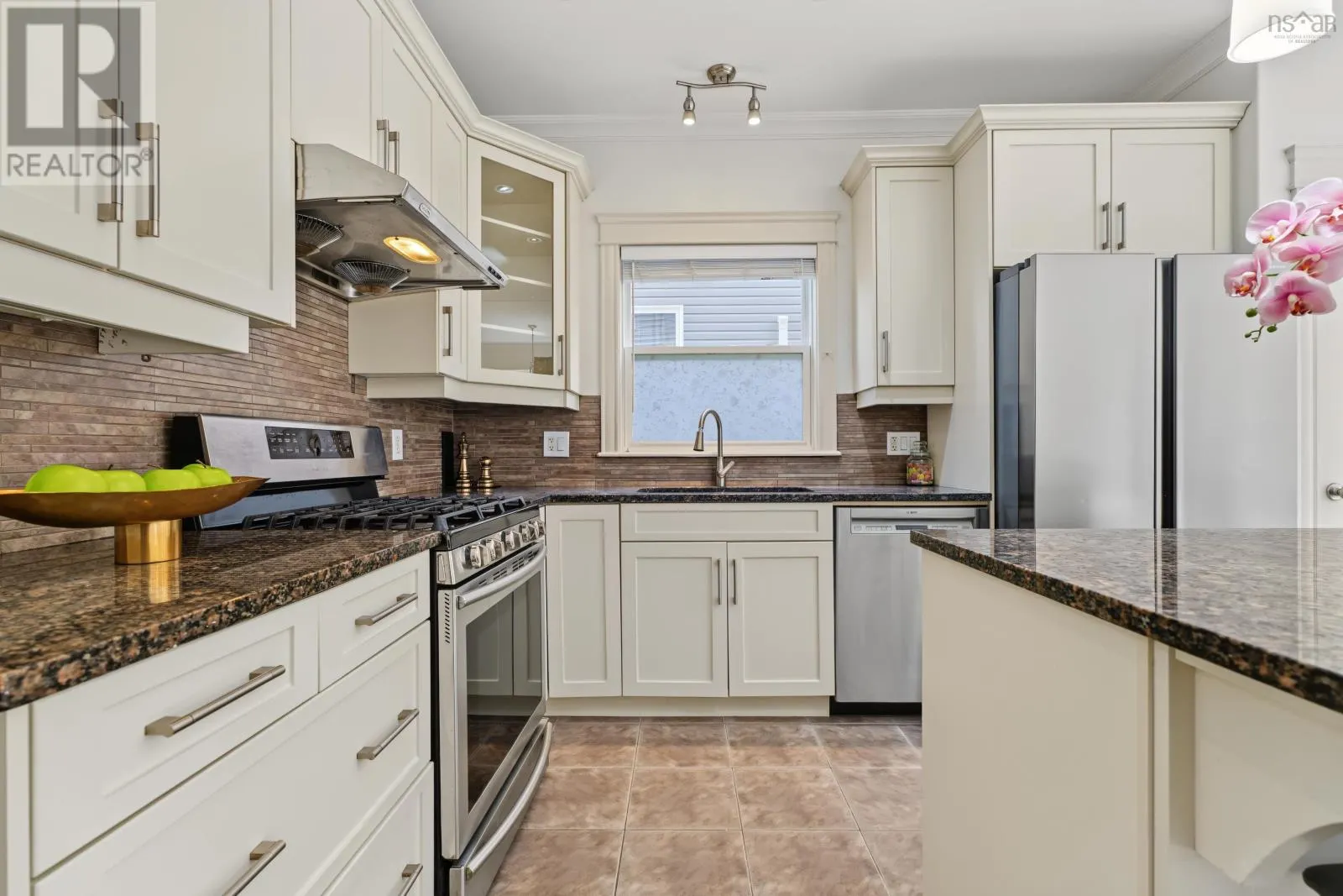 28 Hazelton Hill