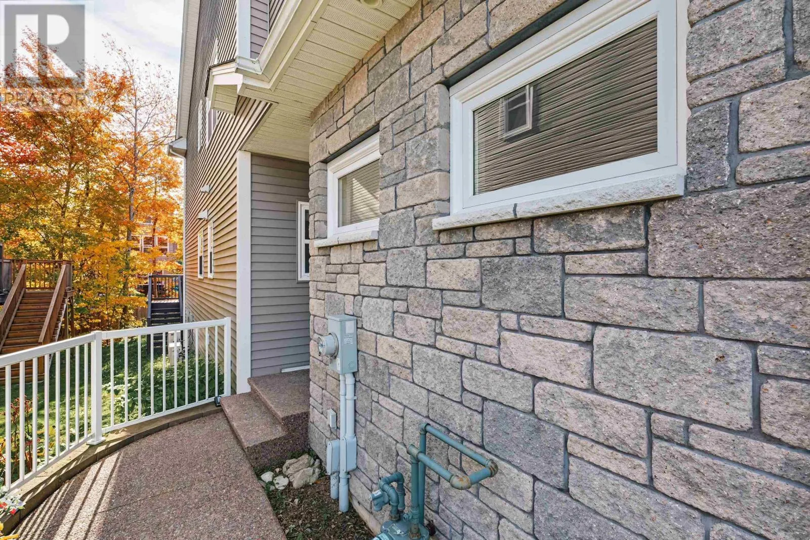 28 Hazelton Hill
