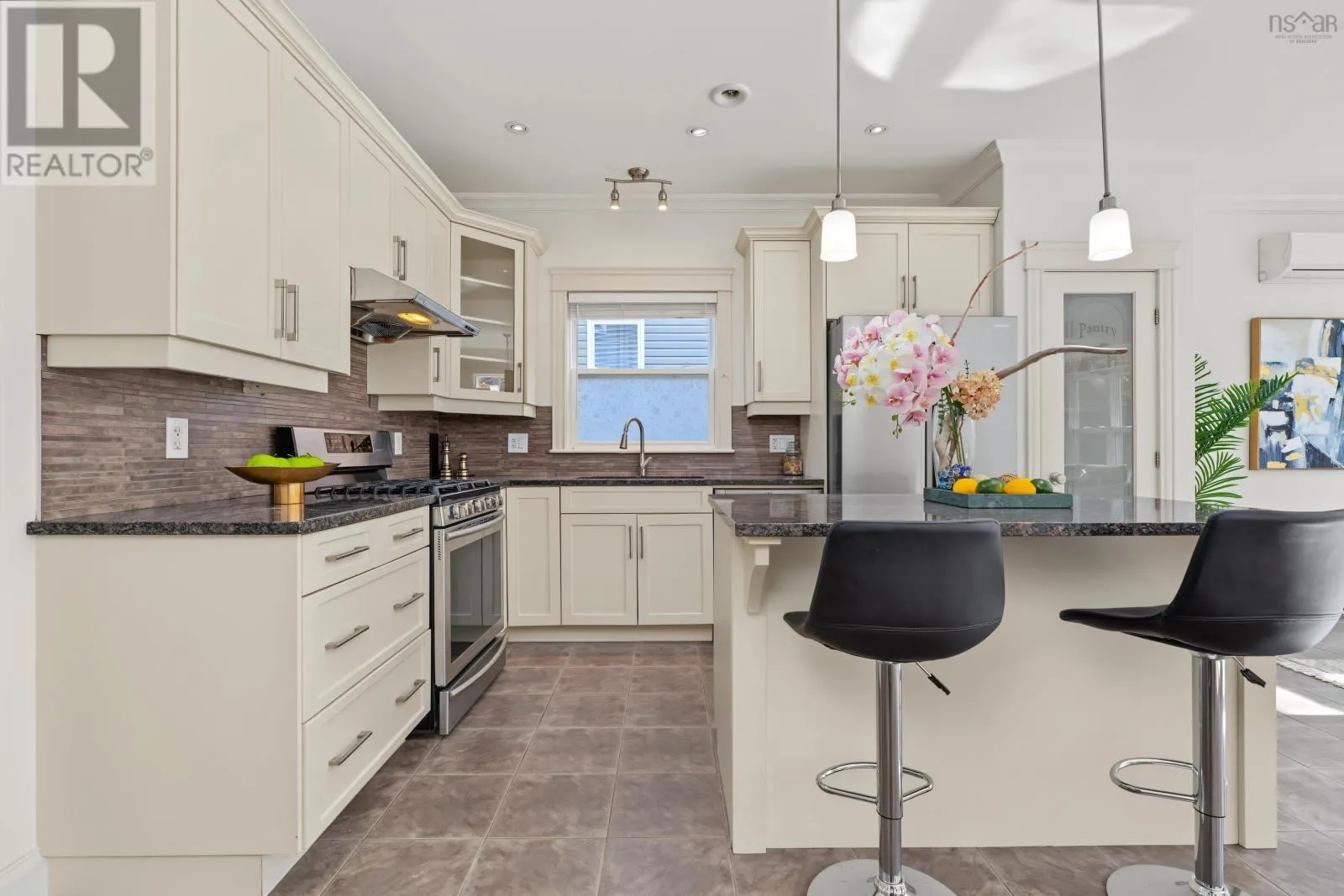 28 Hazelton Hill