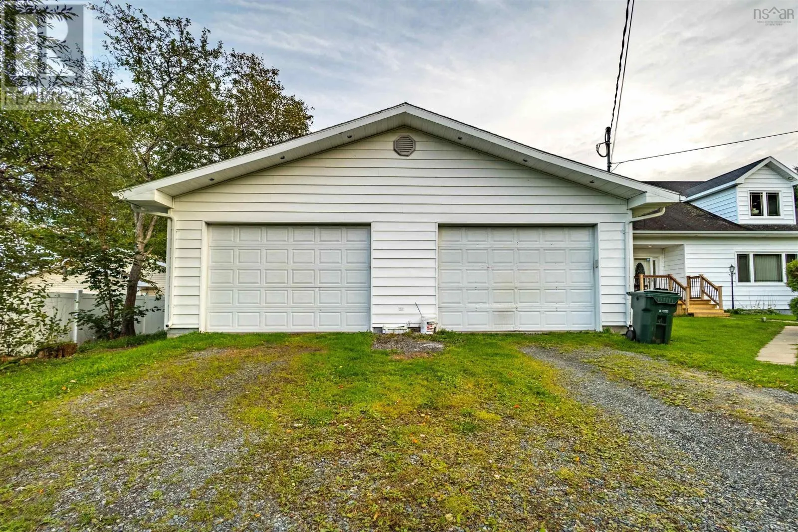 583 HILLSIDE Road