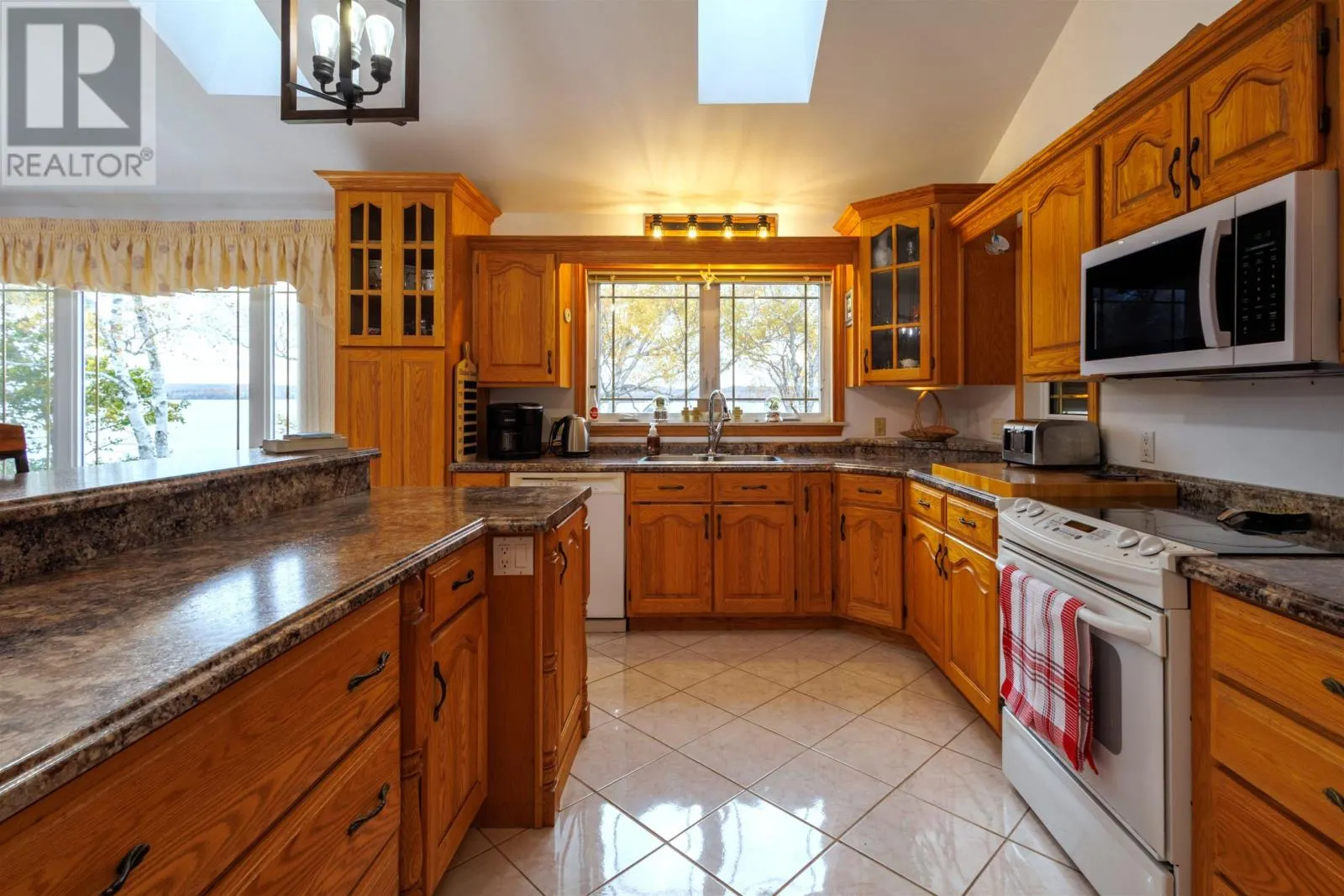 583 HILLSIDE Road