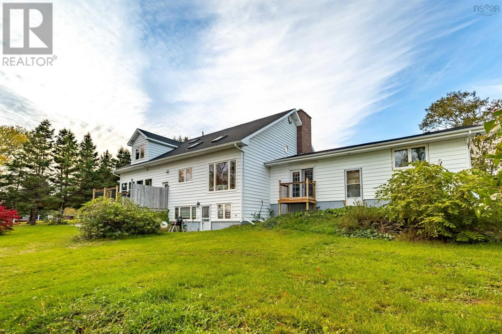 583 HILLSIDE Road