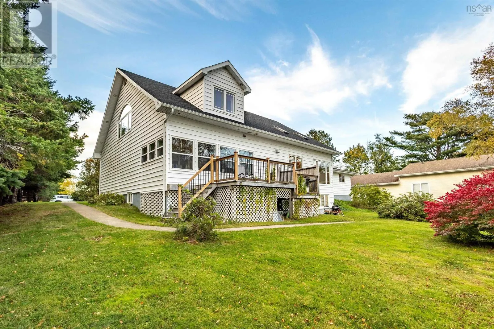 583 HILLSIDE Road