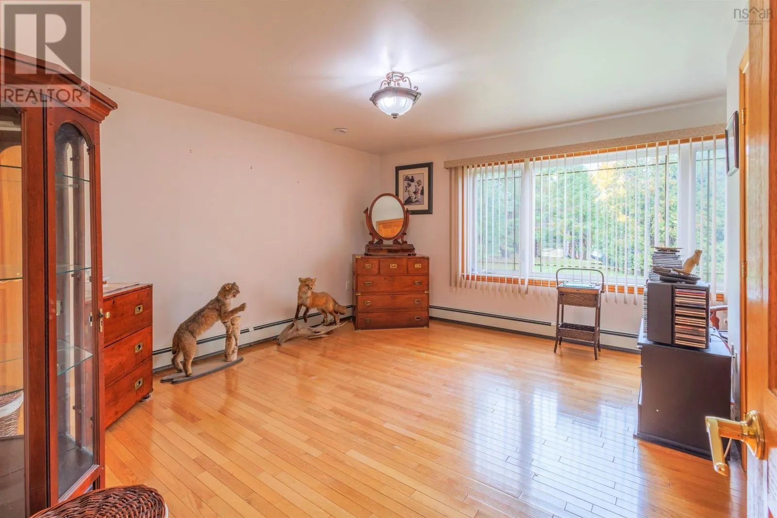 583 HILLSIDE Road