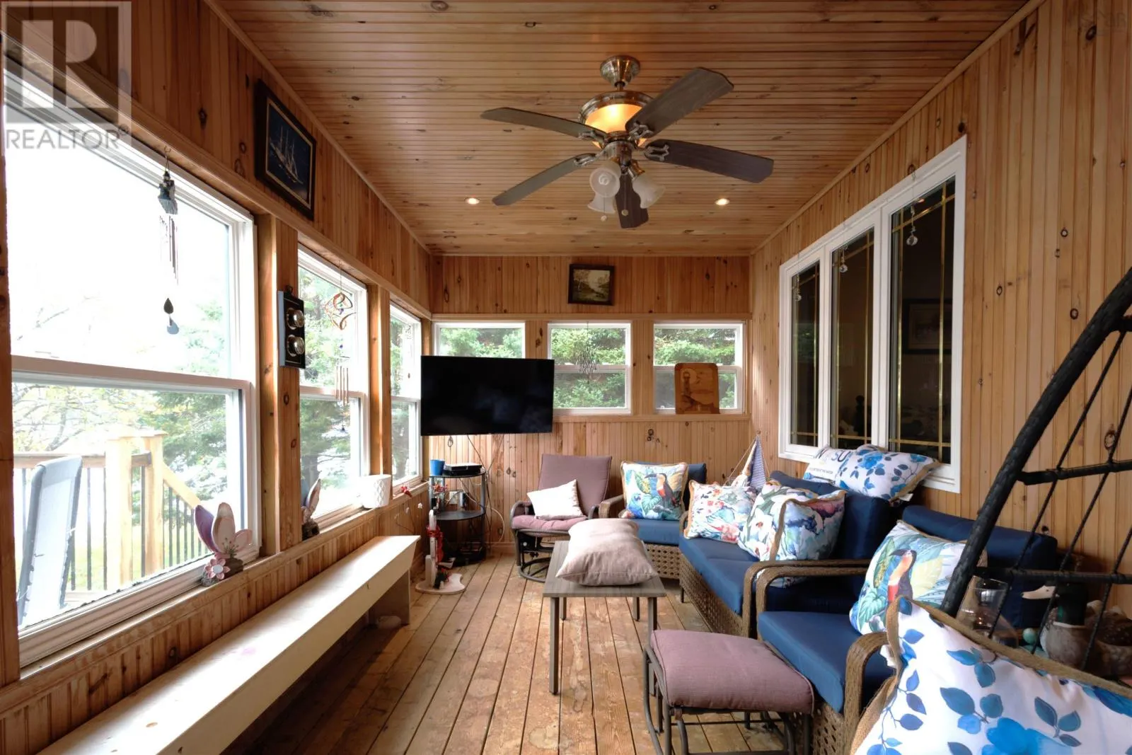 583 HILLSIDE Road