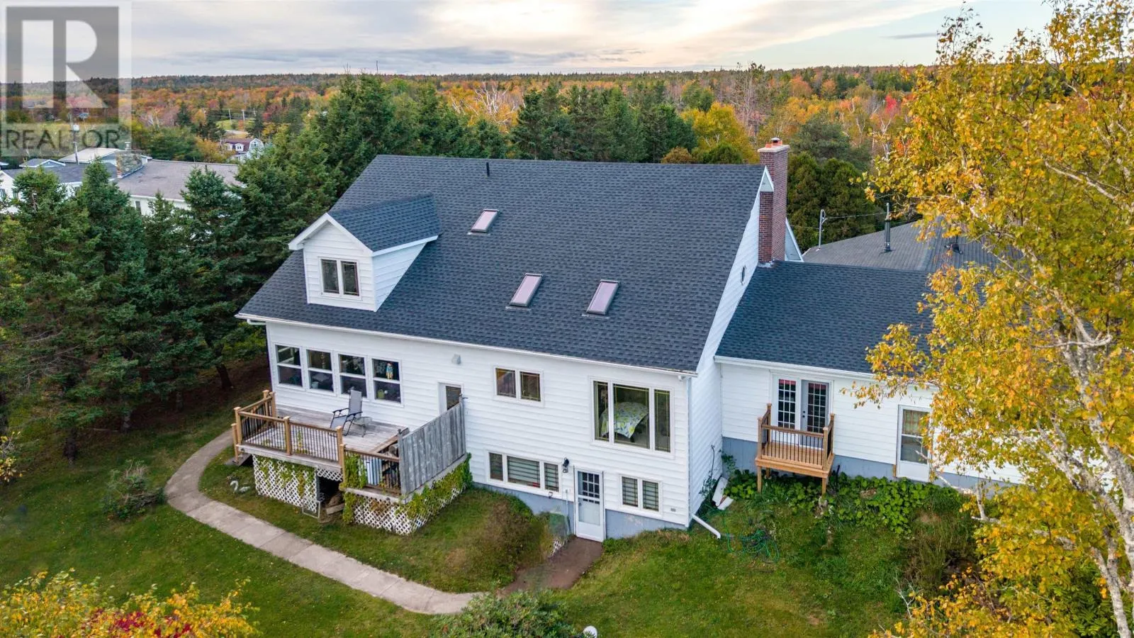 583 HILLSIDE Road