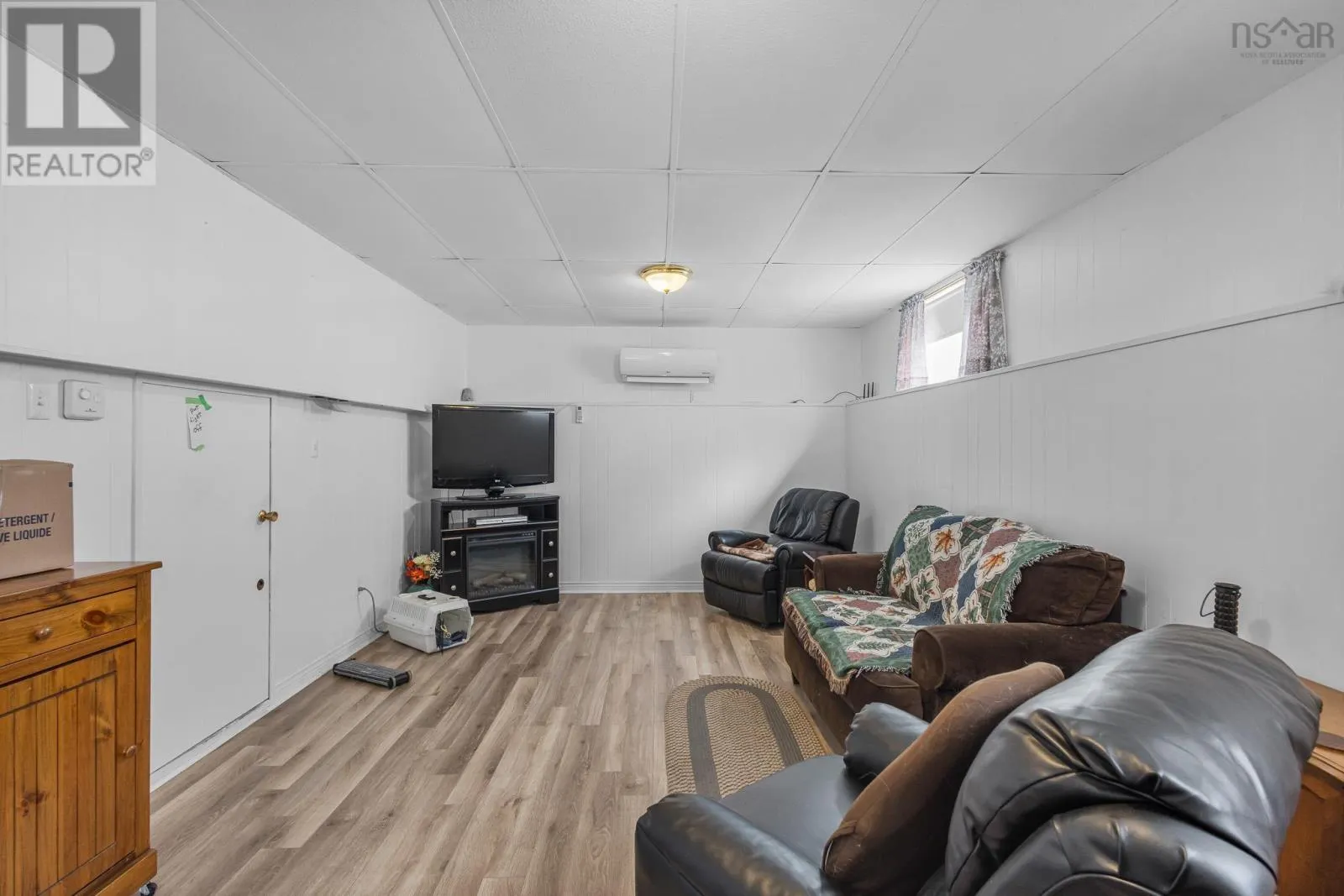 21 Laurie Drive