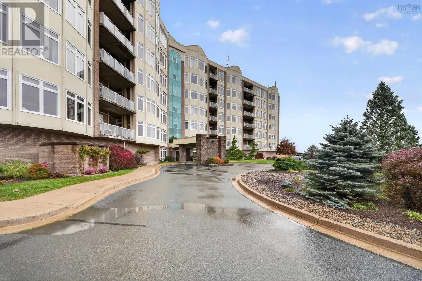 205- 94 Bedros Lane