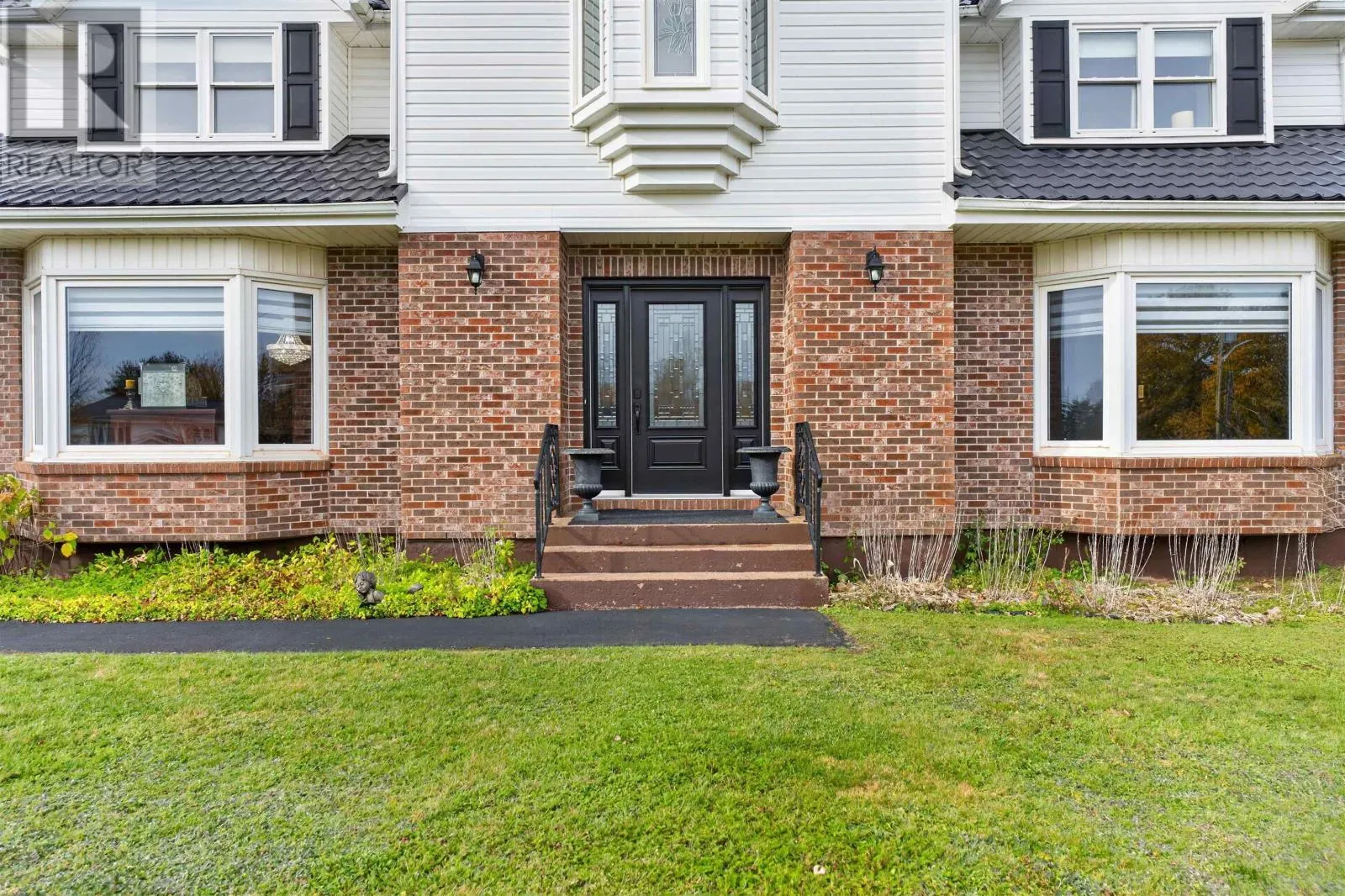25 Elizabeth Drive