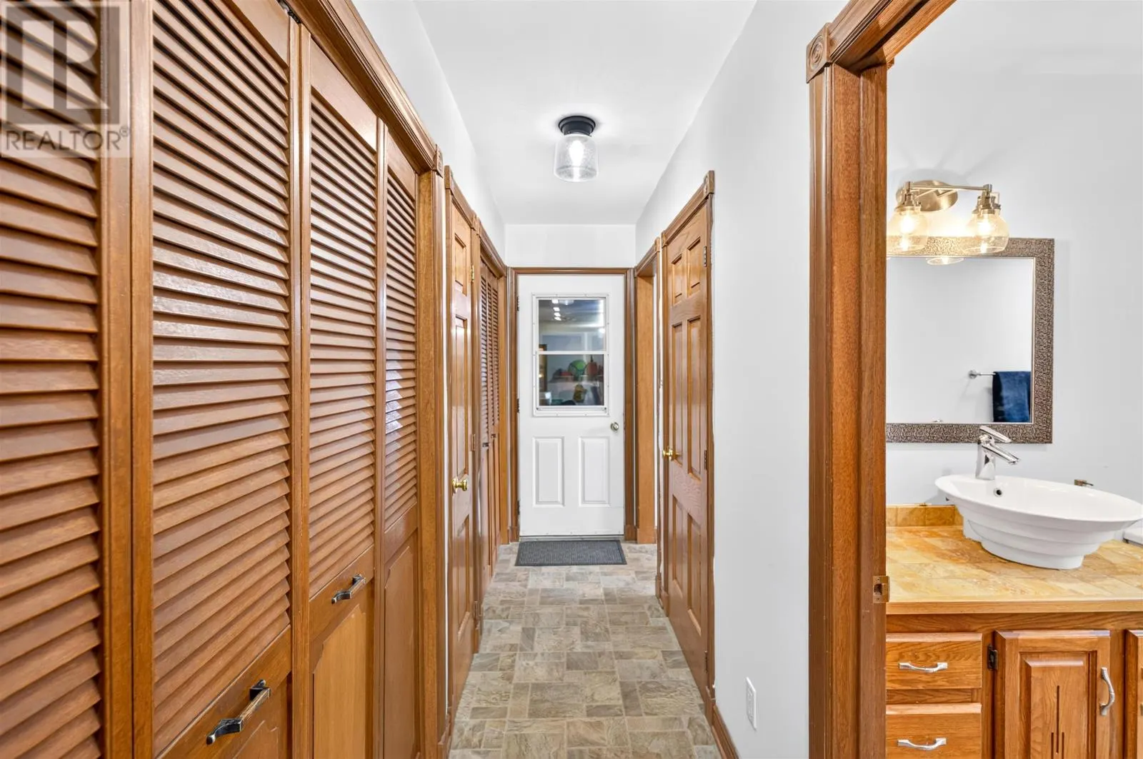 25 Elizabeth Drive