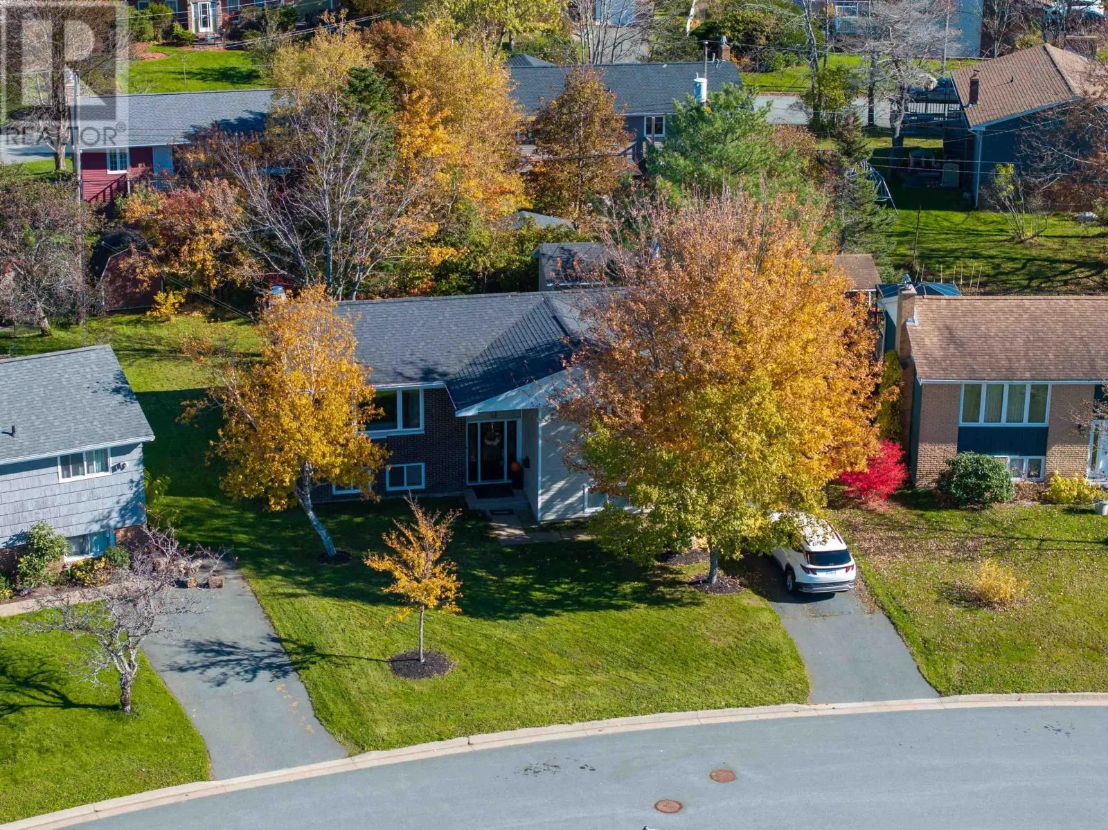 5 Hollyoake Lane