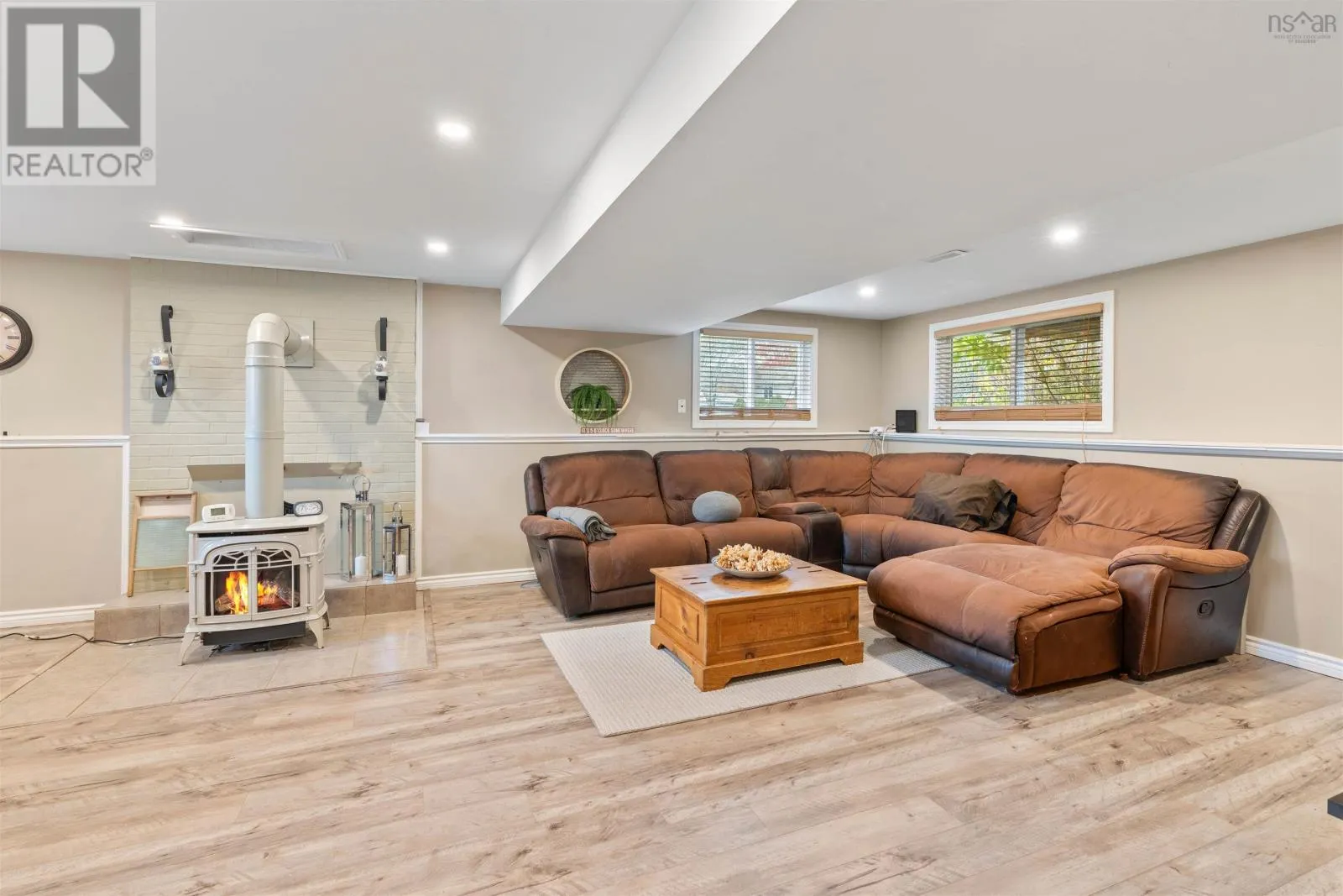 5 Hollyoake Lane