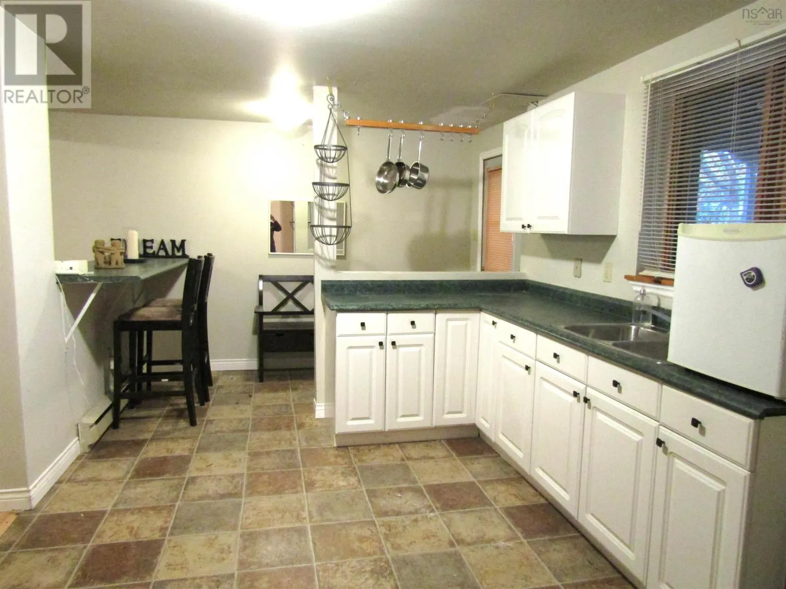 10 Amberwood Court