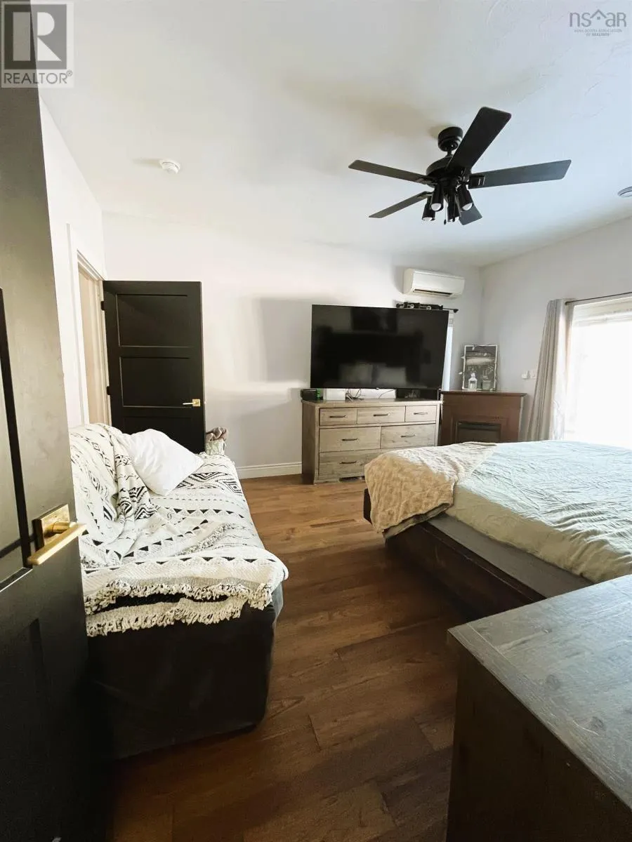 27 Molly Lane