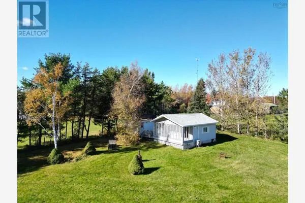 19 BLUE HERON Way