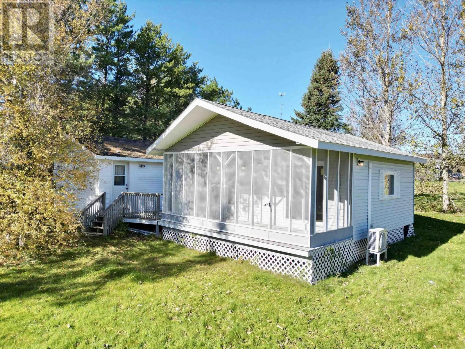 19 BLUE HERON Way