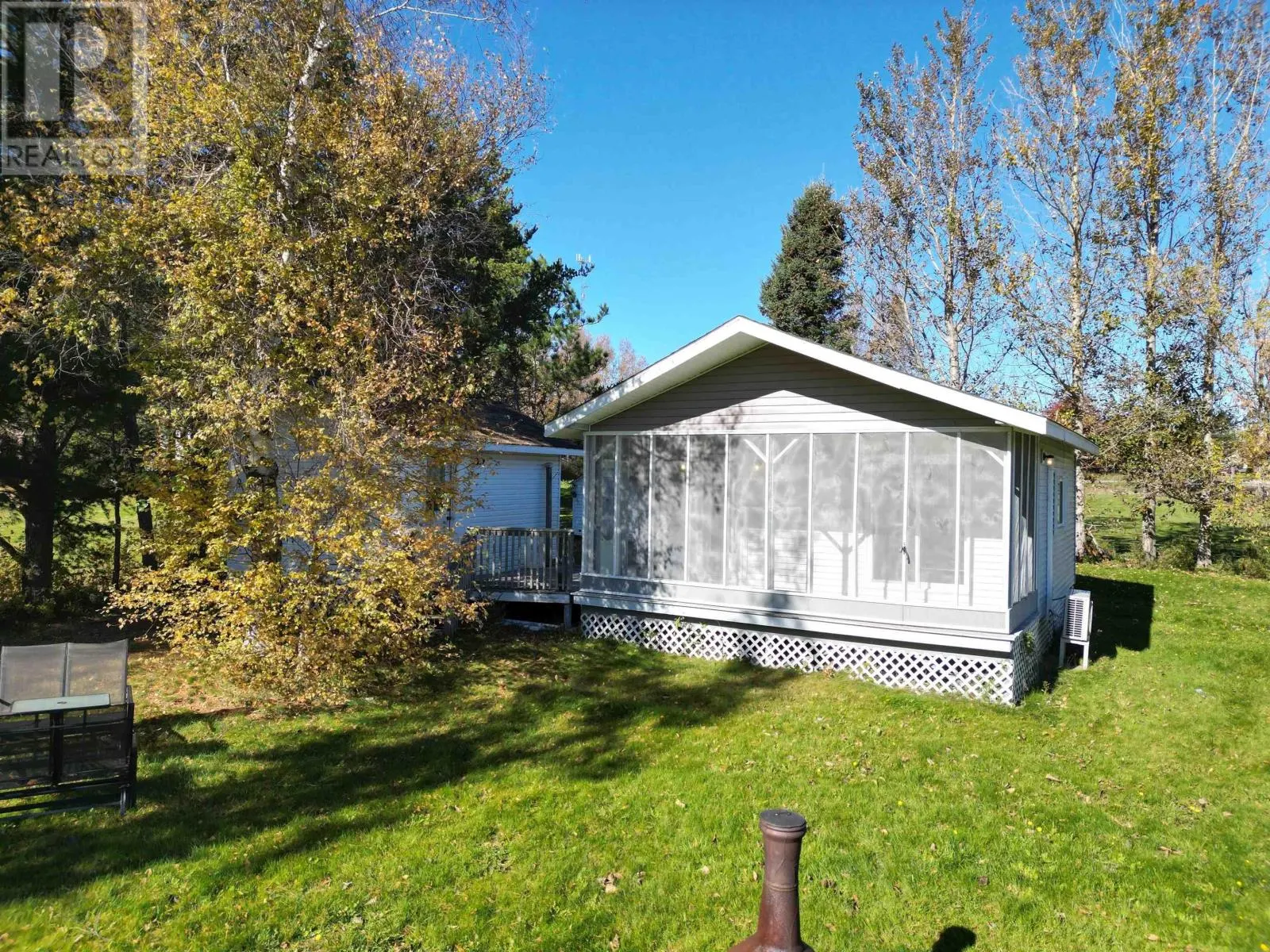 19 BLUE HERON Way