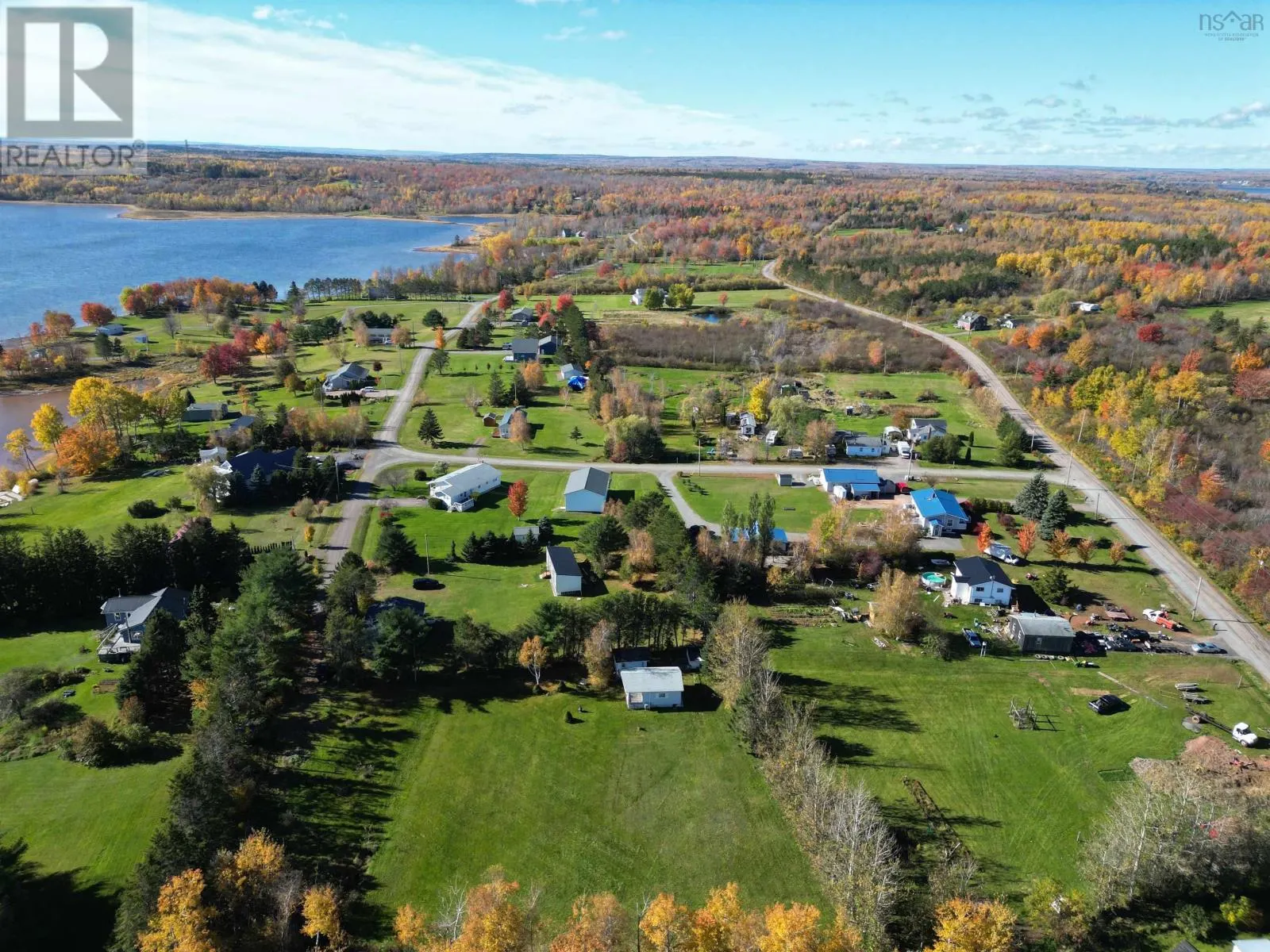 19 BLUE HERON Way