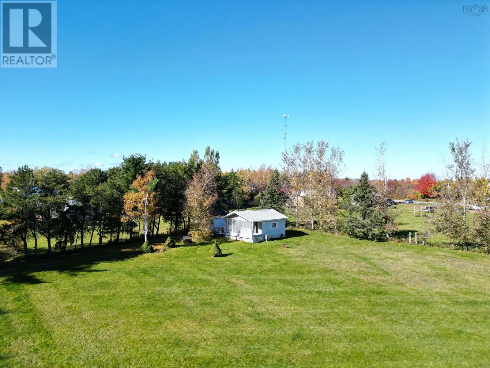 19 BLUE HERON Way