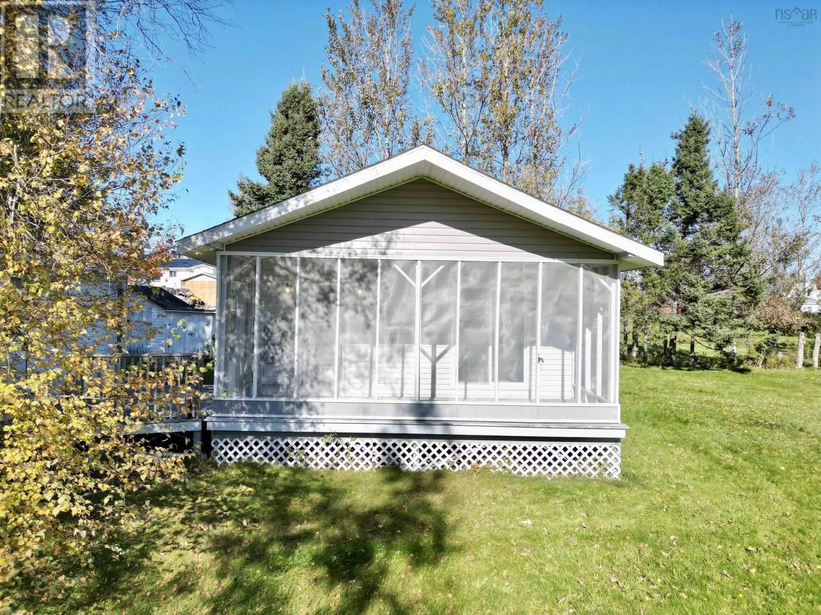 19 BLUE HERON Way