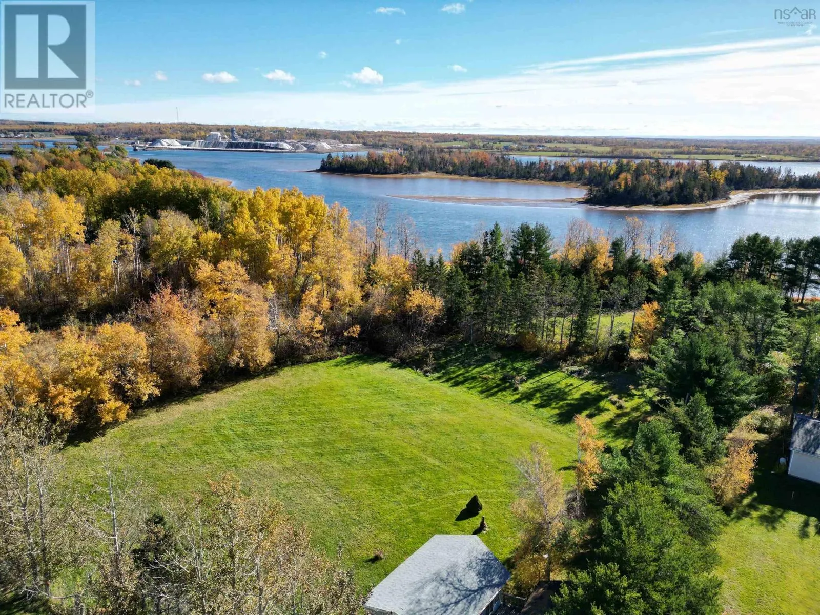 19 BLUE HERON Way