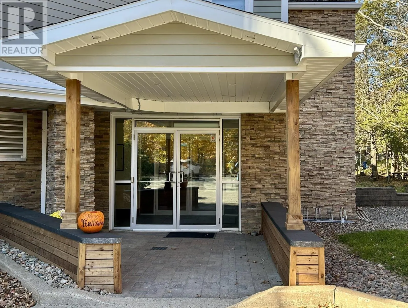 Unit 101 476 Main Street