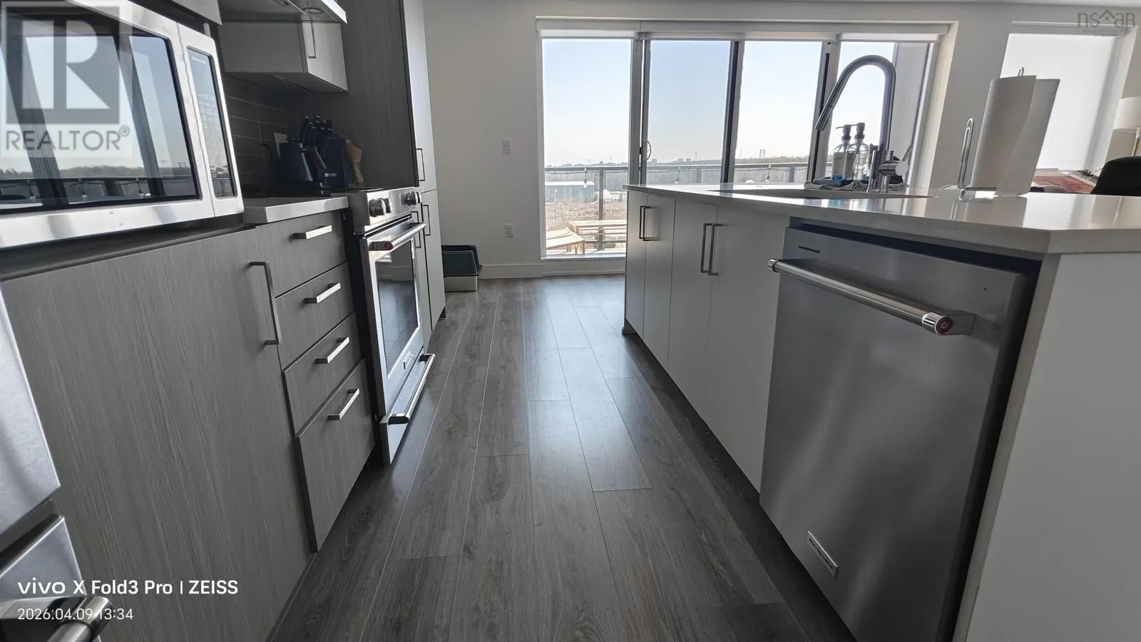 406 72 Seapoint Road