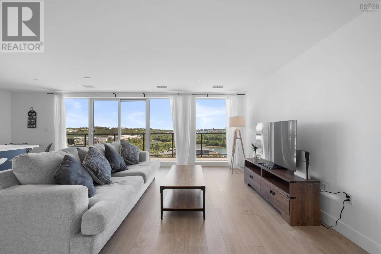 406 72 Seapoint Road