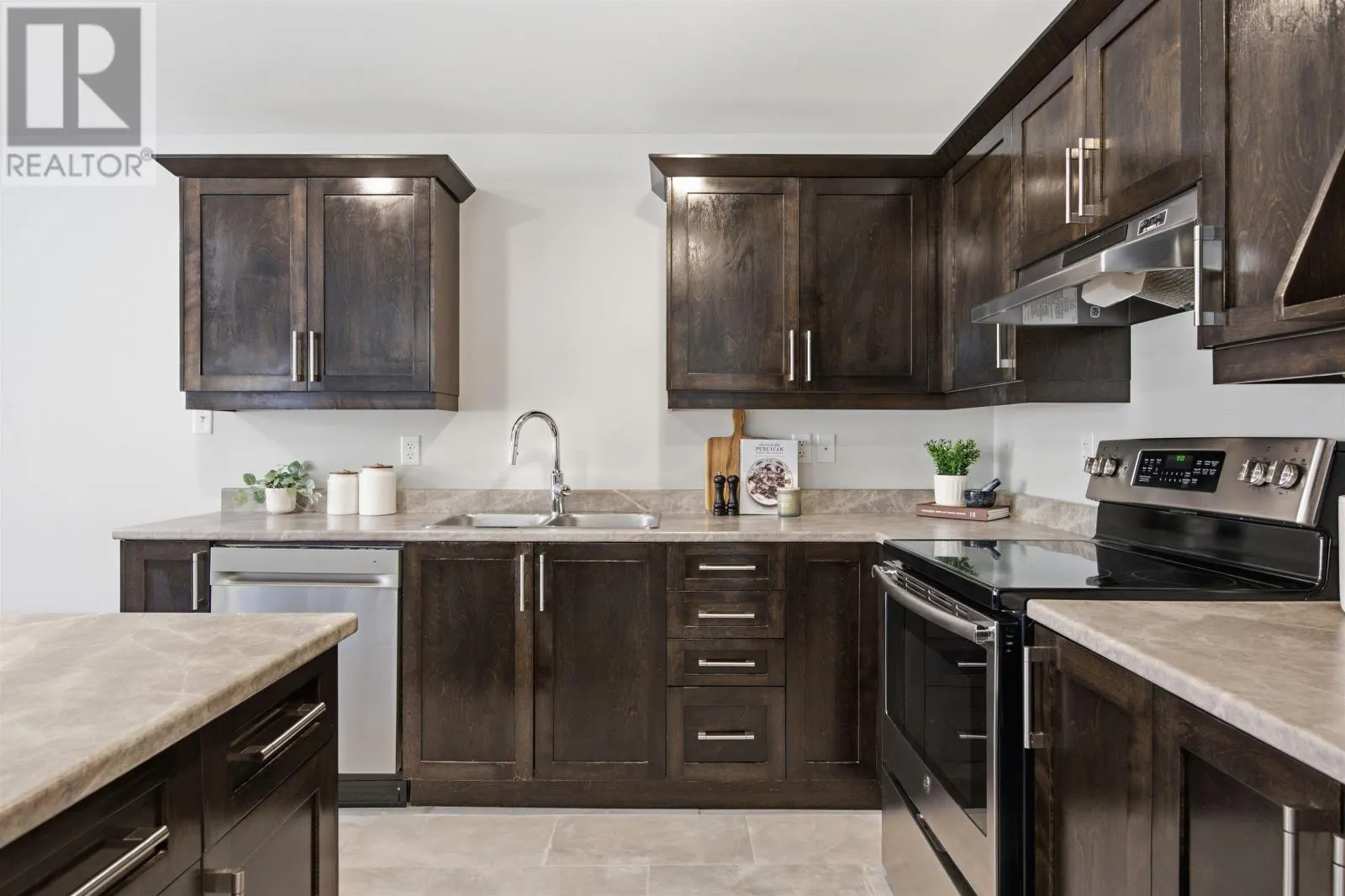 9 Crossfield Ridge